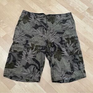 Alfani Cargo Shorts Size 36”